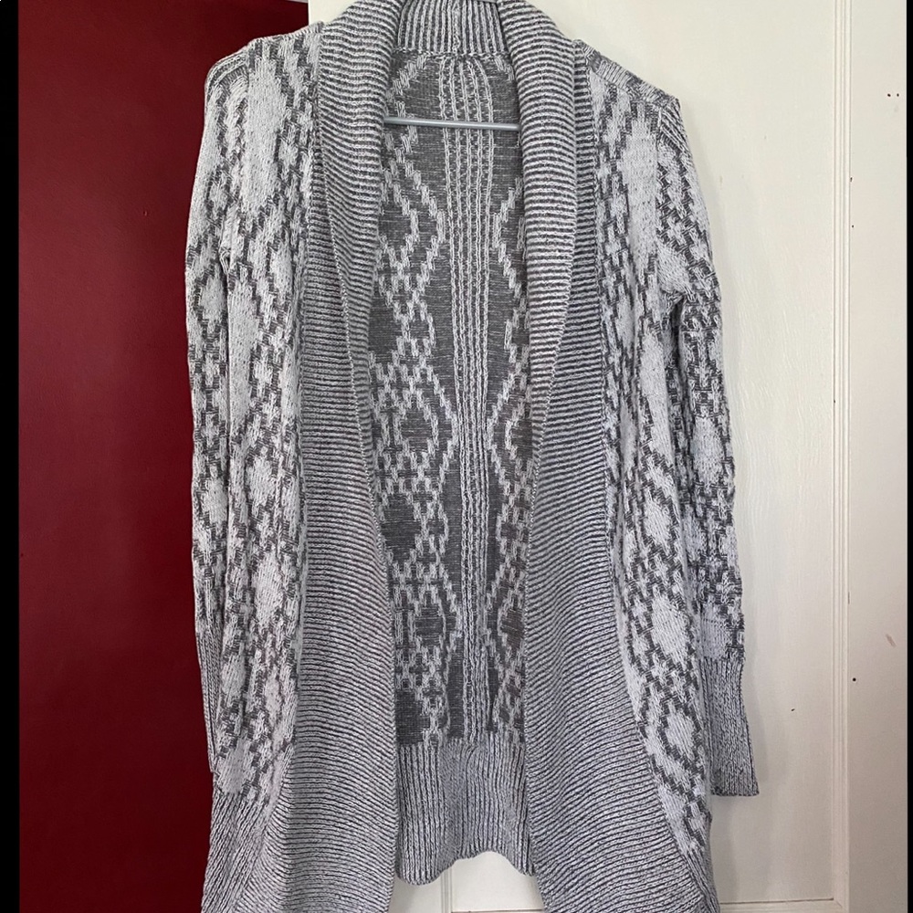 Reversible grey and white pattern cardigan